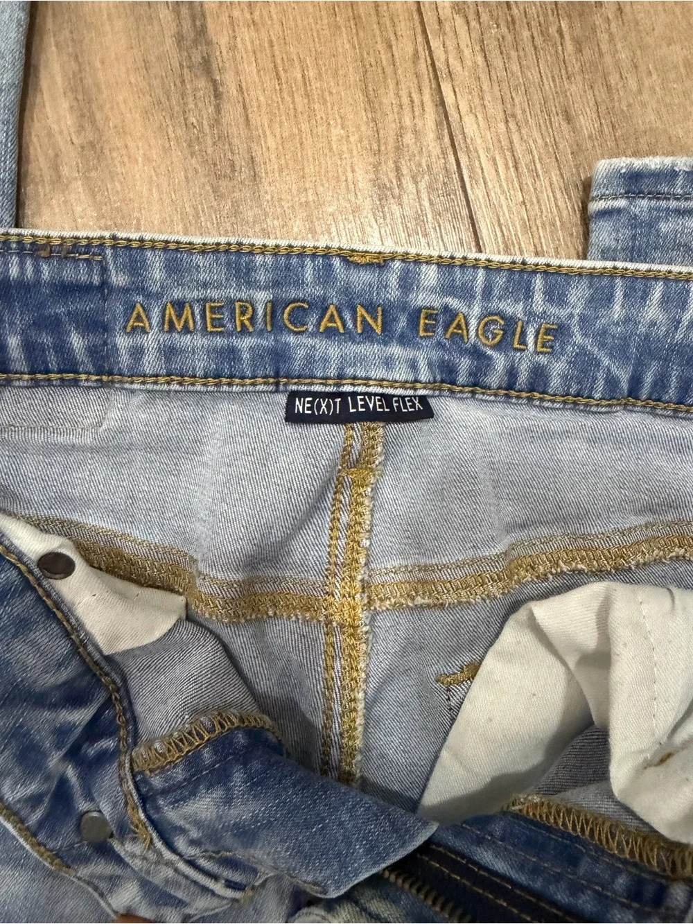 American Eagle Outfitters Light Wash Distressed Skinny Jeans